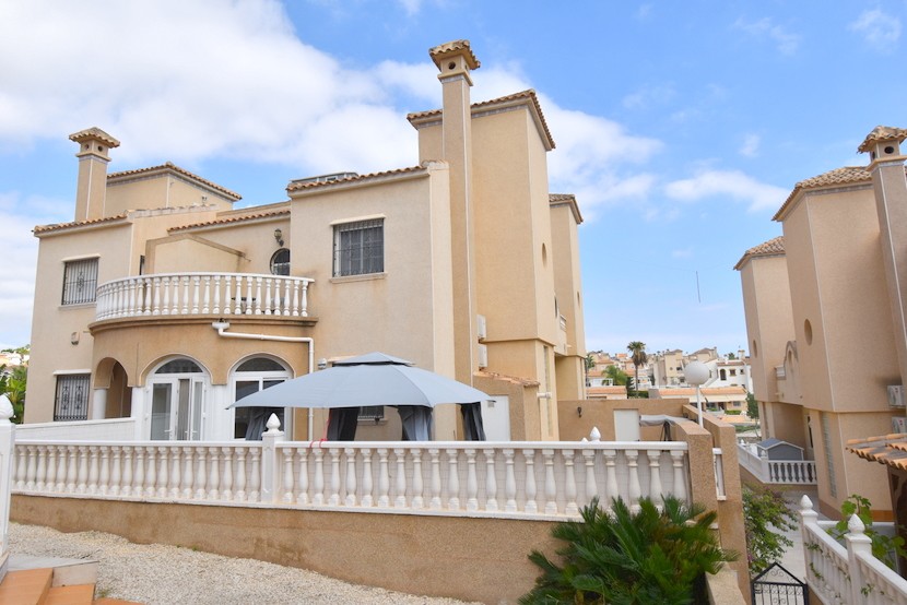 3 slaapkamer townhouse in Villamartin