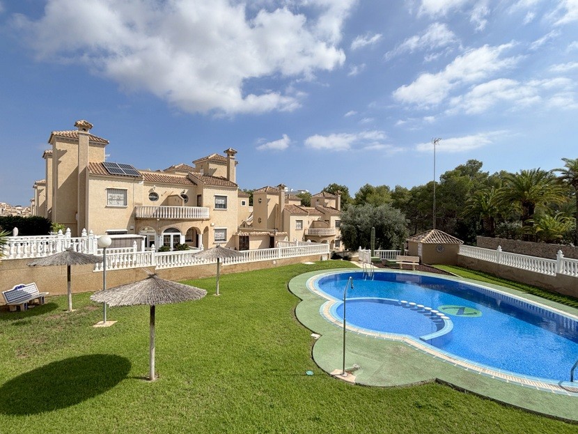 3 slaapkamer townhouse in Villamartin