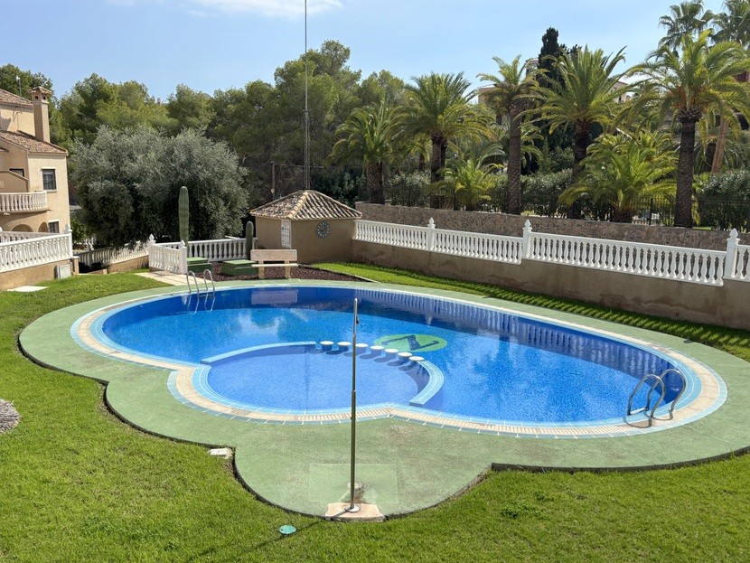 3 slaapkamer townhouse in Villamartin