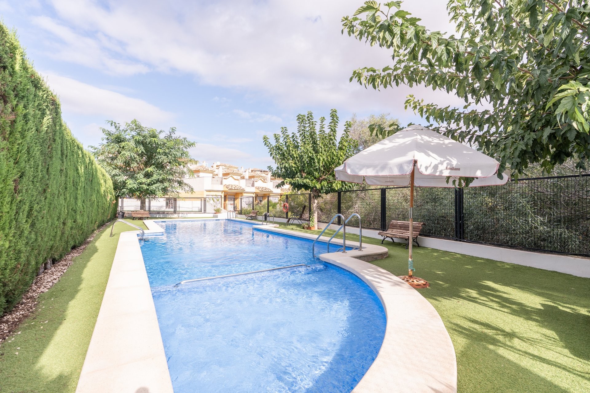 Kamienica z 2 sypialniami w Los Altos