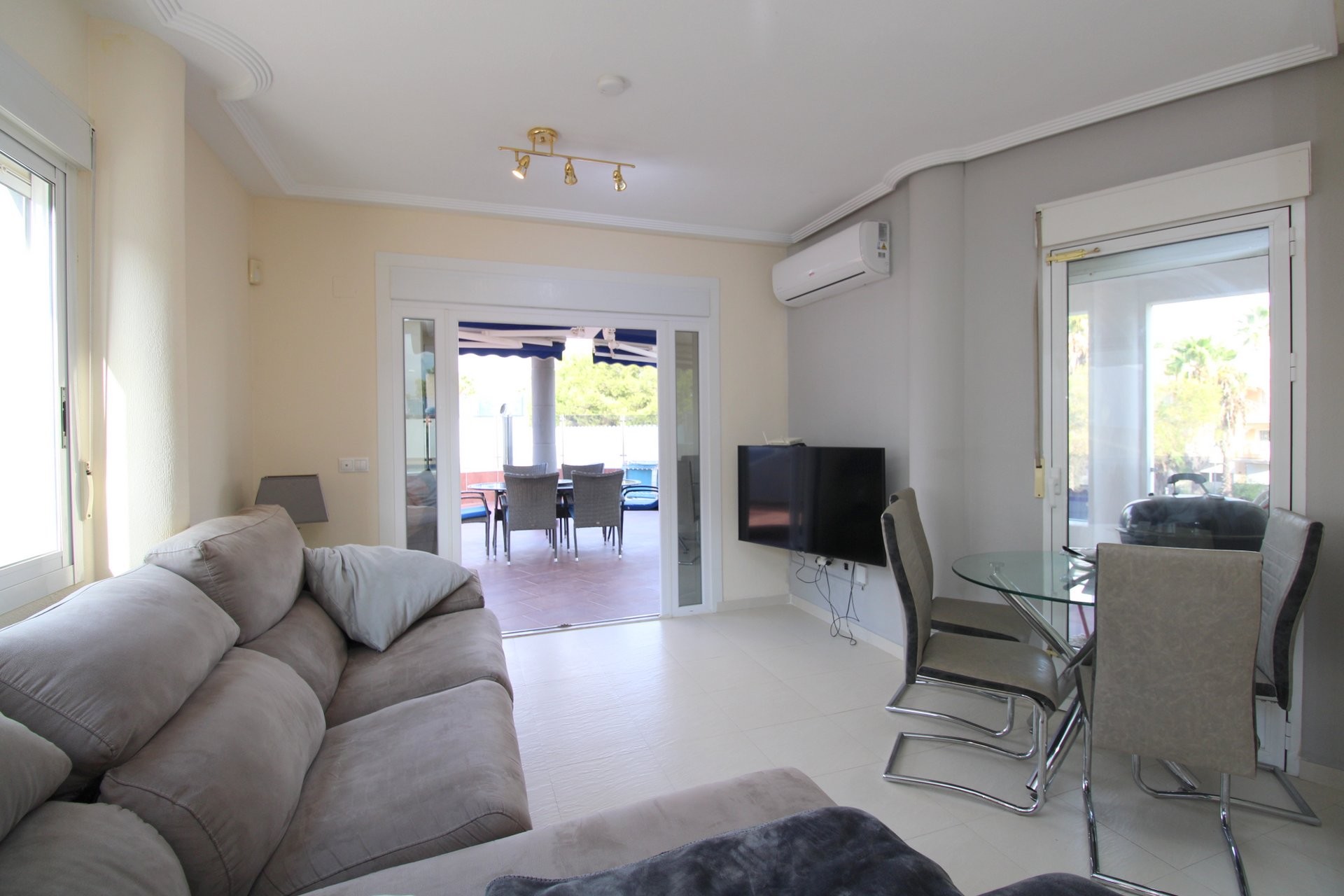 3-Schlafzimmer-Wohnung in Villamartin