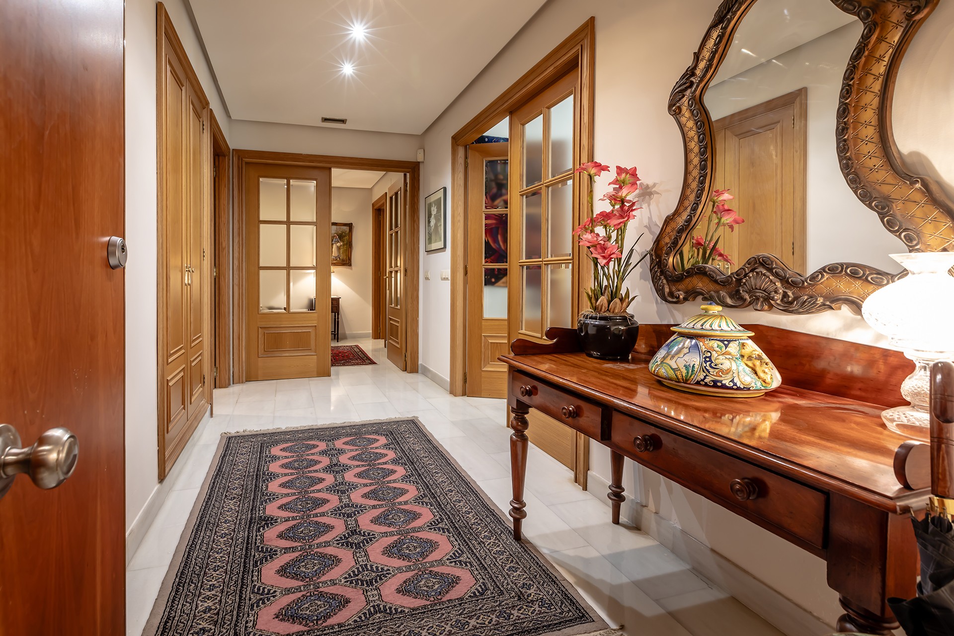 Apartament z 5 sypialniami w Walencji