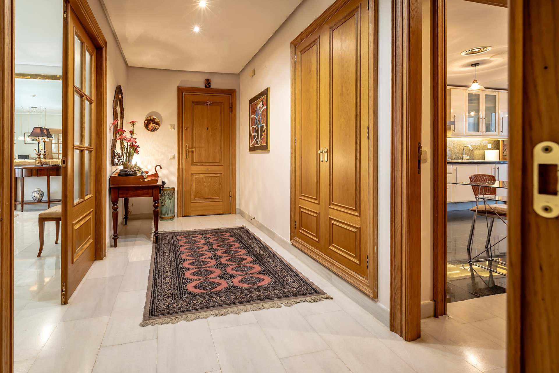 Apartament z 5 sypialniami w Walencji