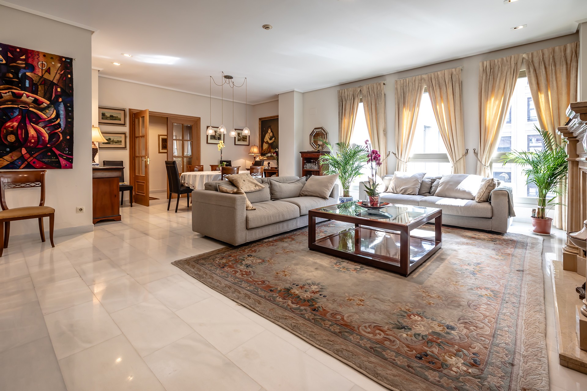 Apartament z 5 sypialniami w Walencji