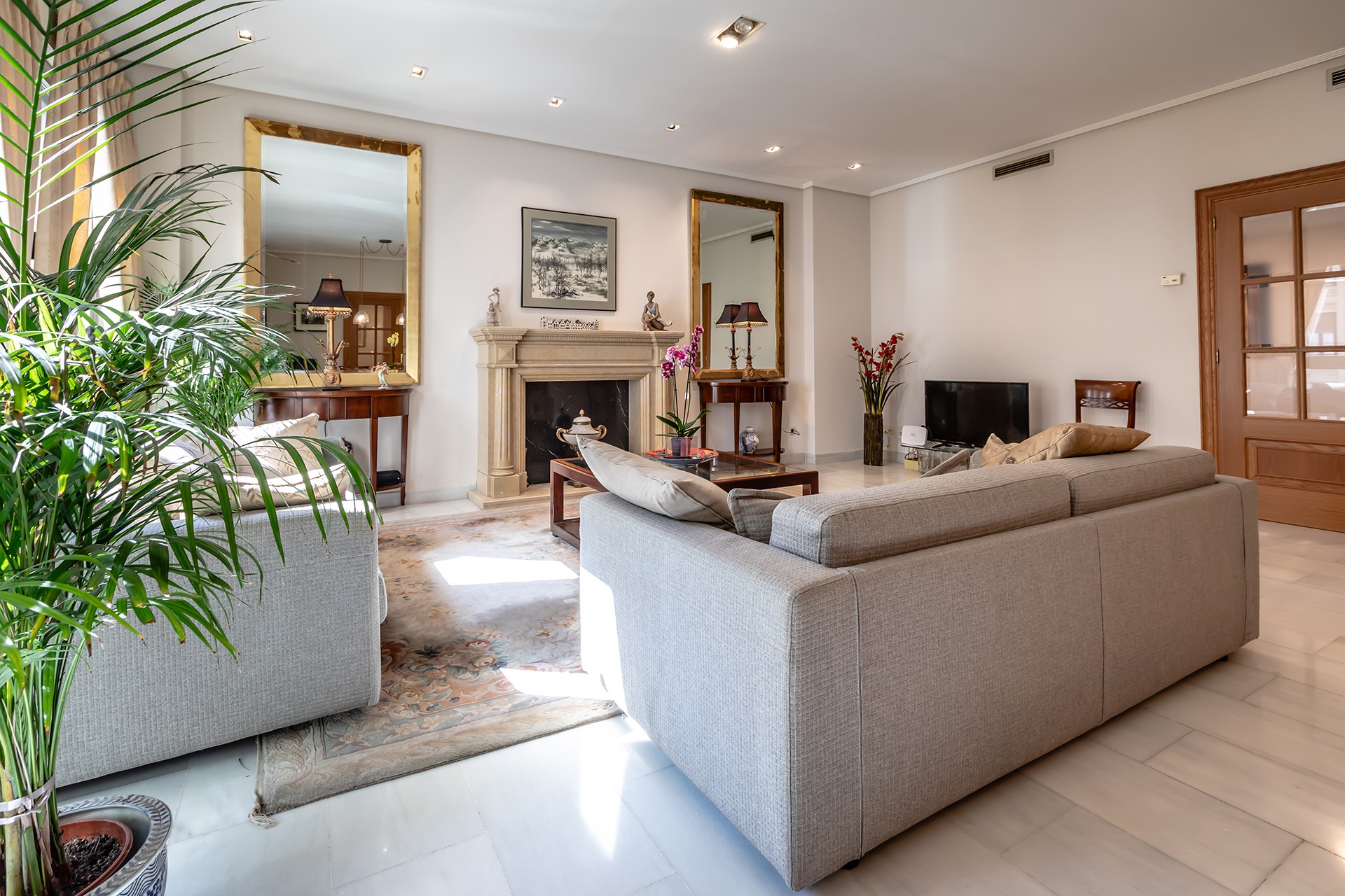 Apartament z 5 sypialniami w Walencji