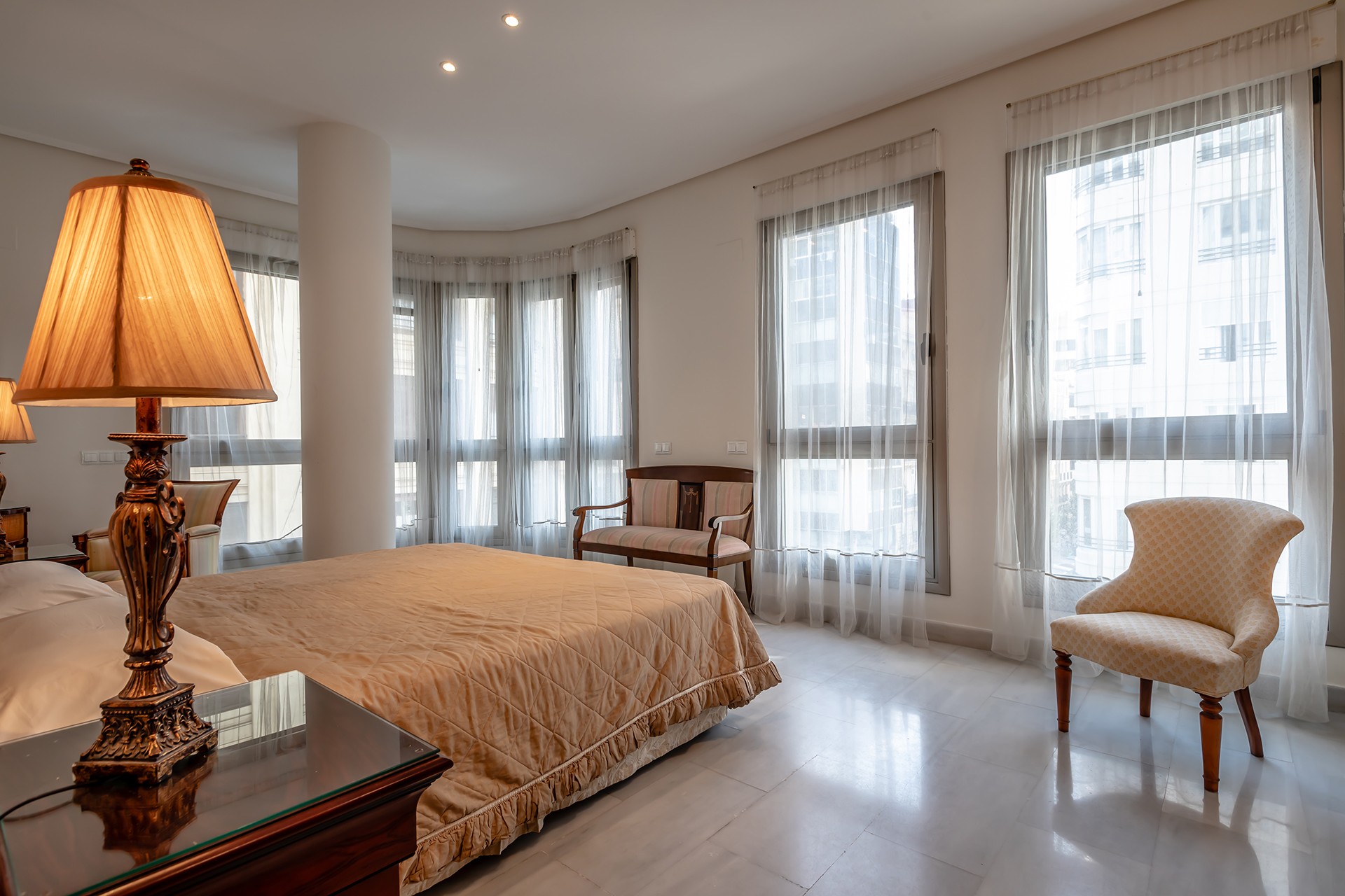 Apartament z 5 sypialniami w Walencji