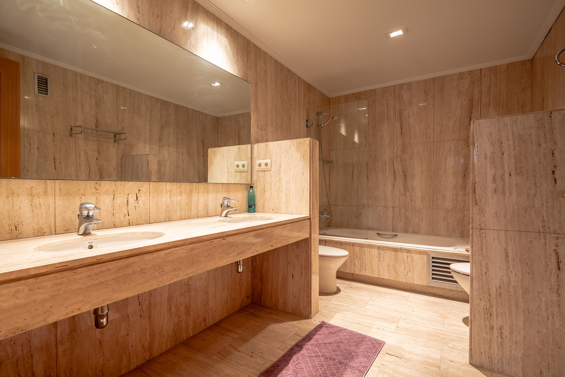 Apartament z 5 sypialniami w Walencji