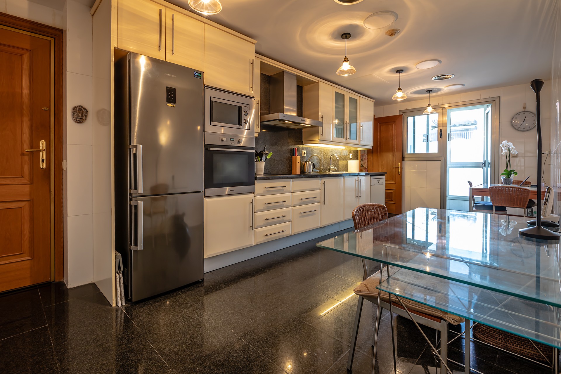 Apartament z 5 sypialniami w Walencji