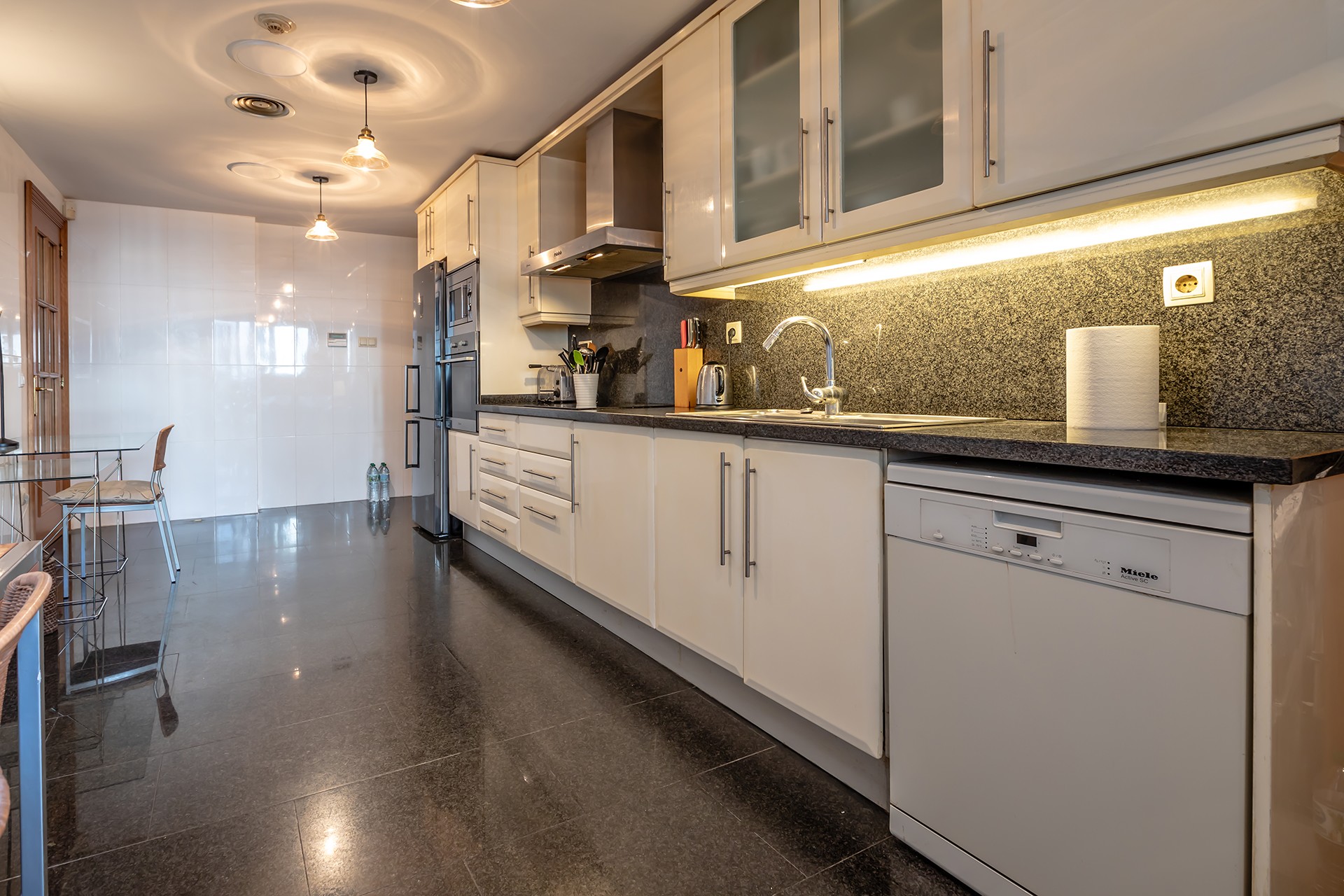 Apartament z 5 sypialniami w Walencji