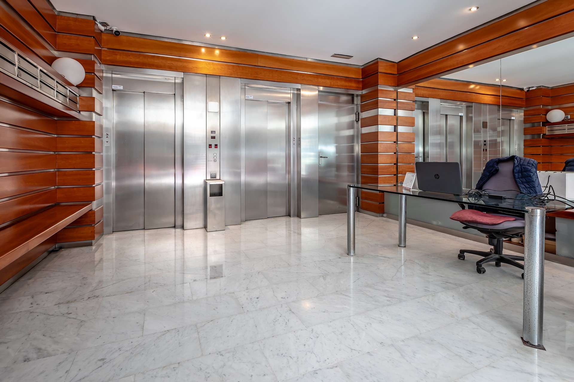 Apartament z 5 sypialniami w Walencji