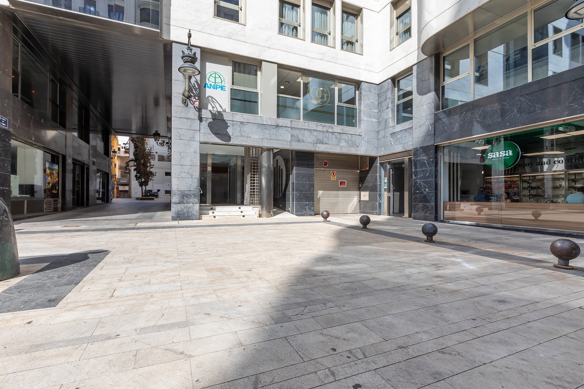 Apartament z 5 sypialniami w Walencji