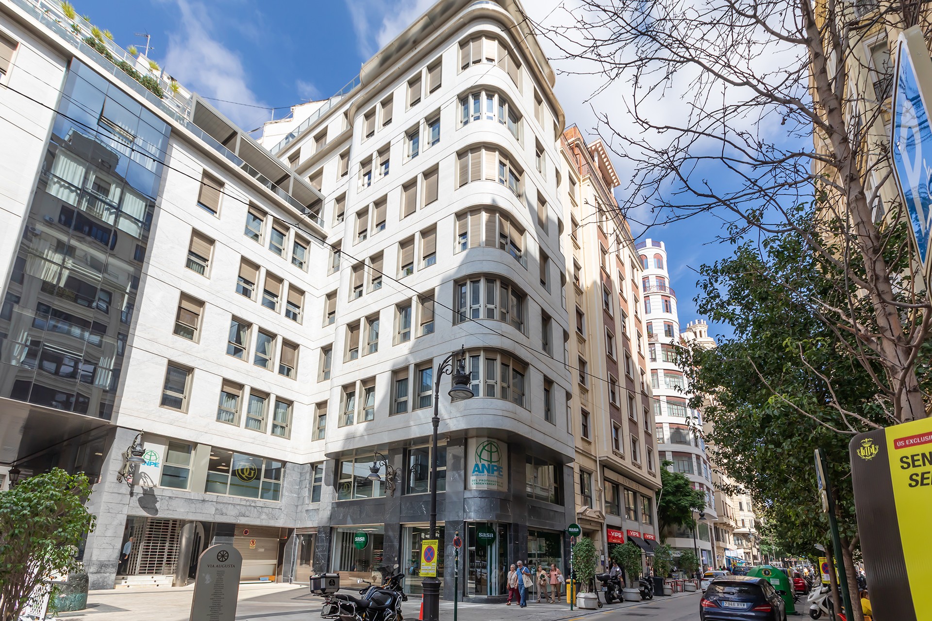 Apartament z 5 sypialniami w Walencji