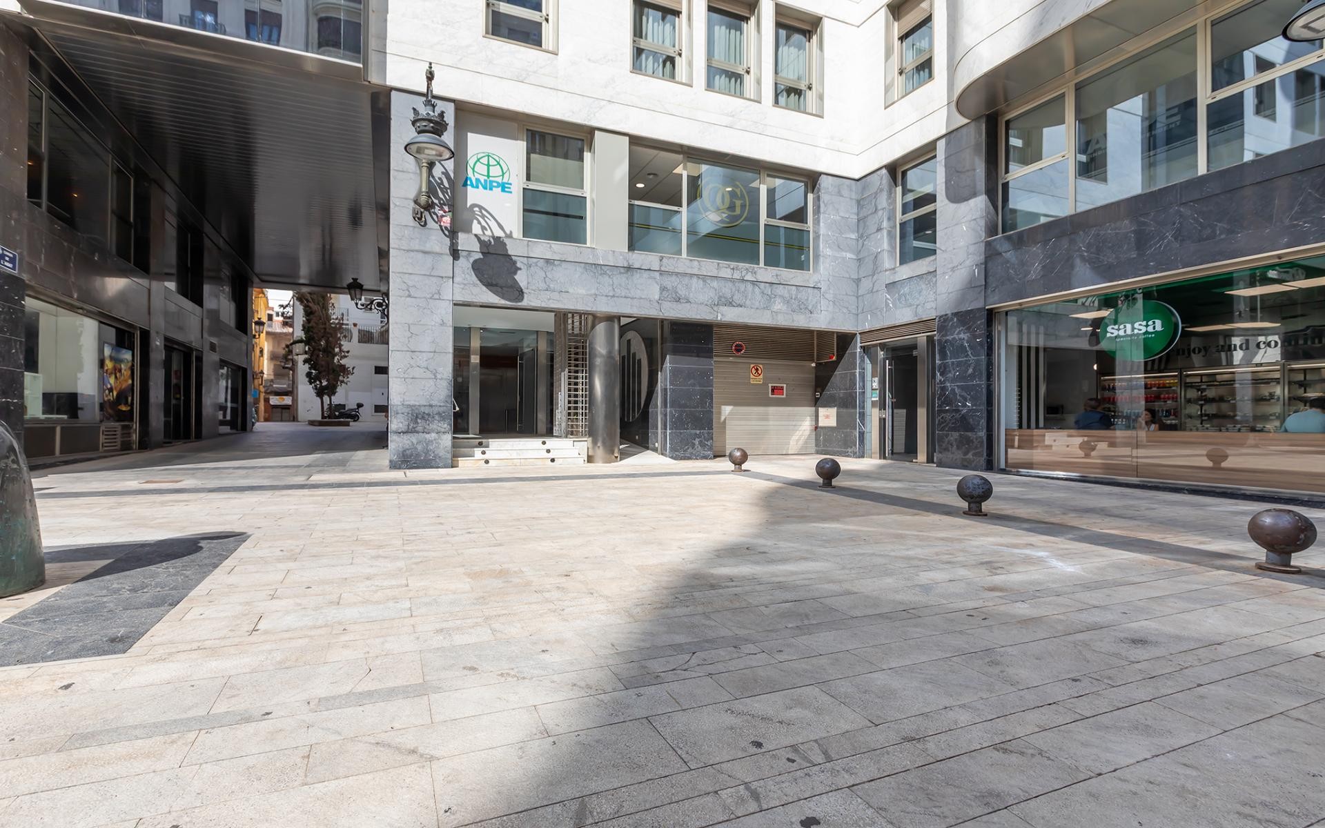 Apartament z 5 sypialniami w Walencji