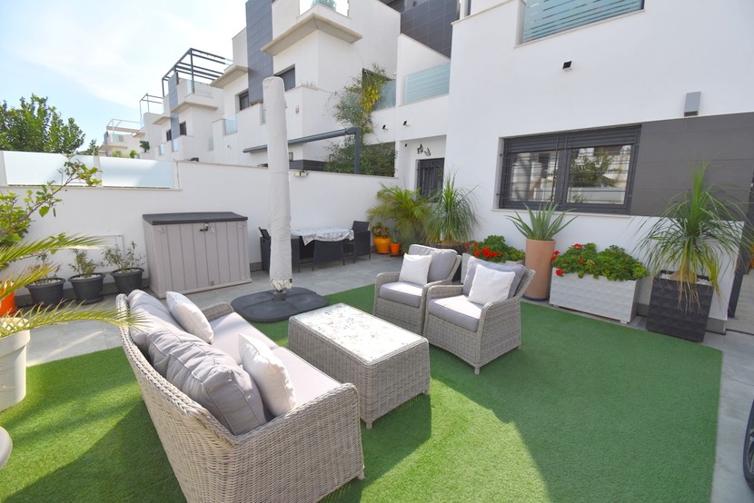 Kamienica z 3 sypialniami w Torre de la Horadada