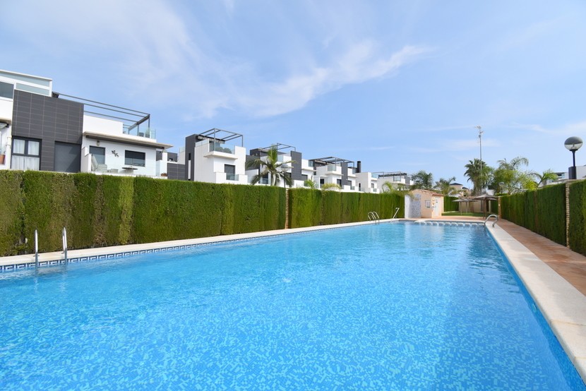 Kamienica z 3 sypialniami w Torre de la Horadada