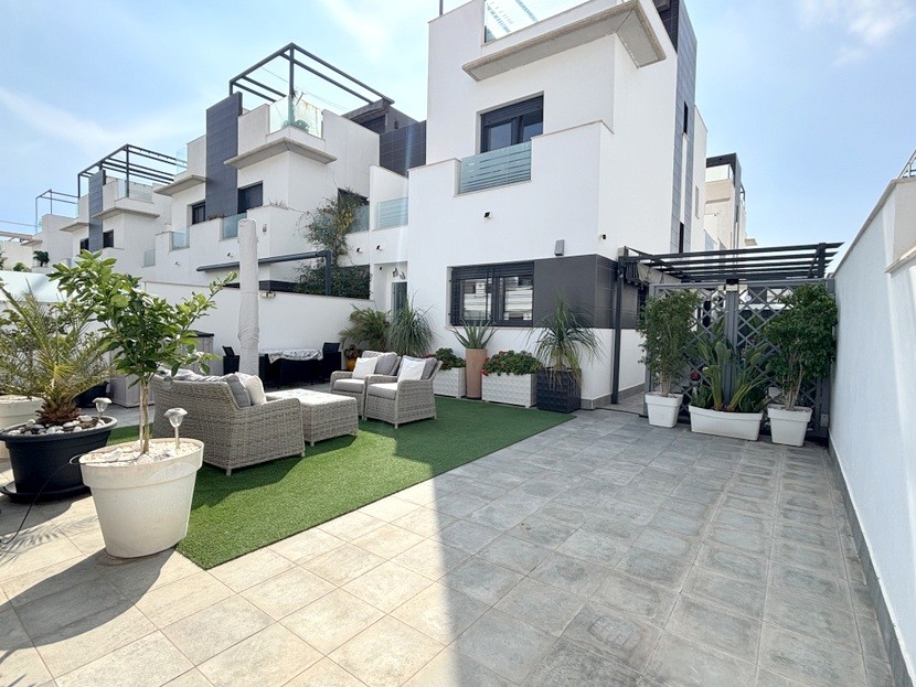 Kamienica z 3 sypialniami w Torre de la Horadada