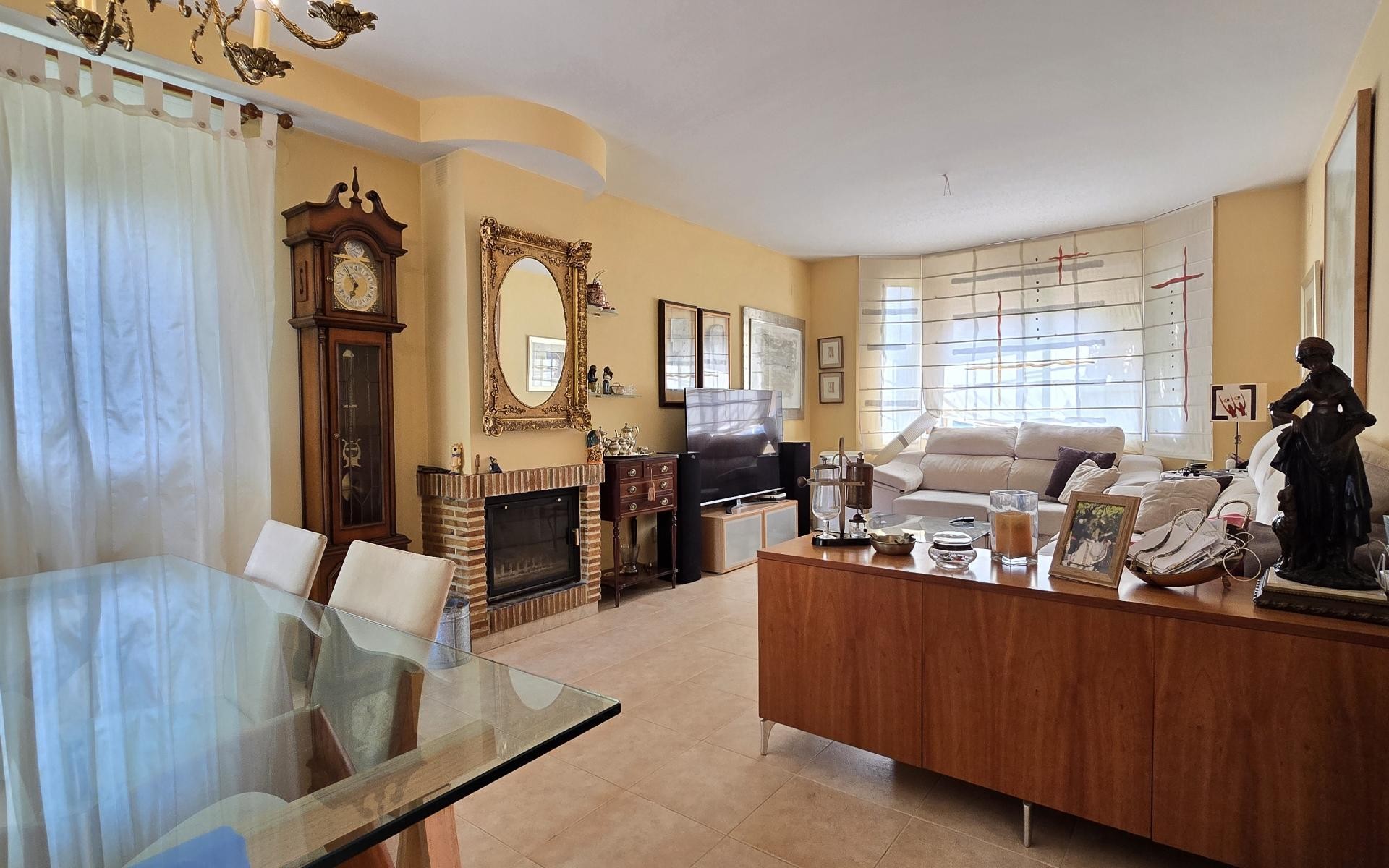 5 Bedroom Villa in Riba Roja del Turia