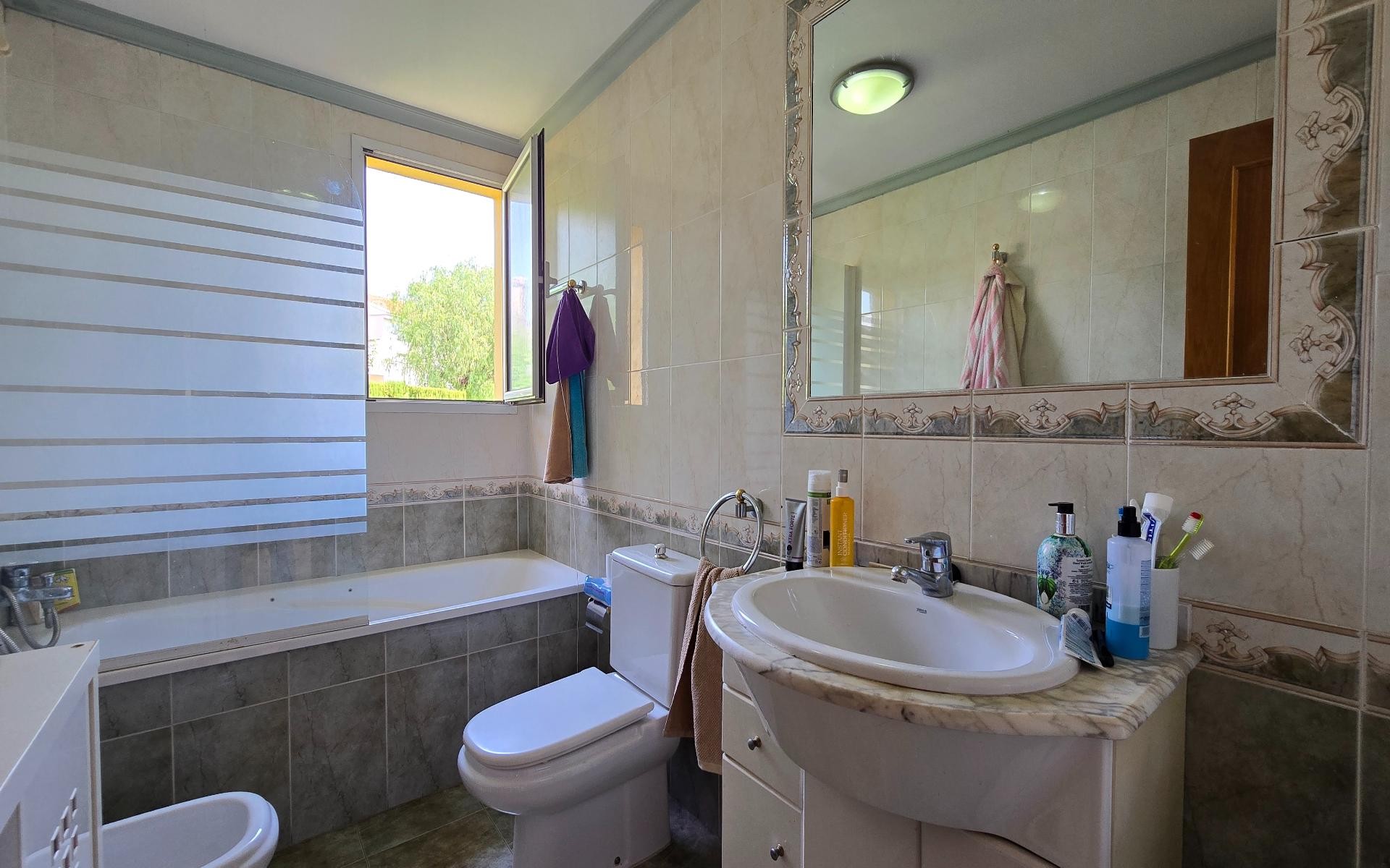 5 Bedroom Villa in Riba Roja del Turia