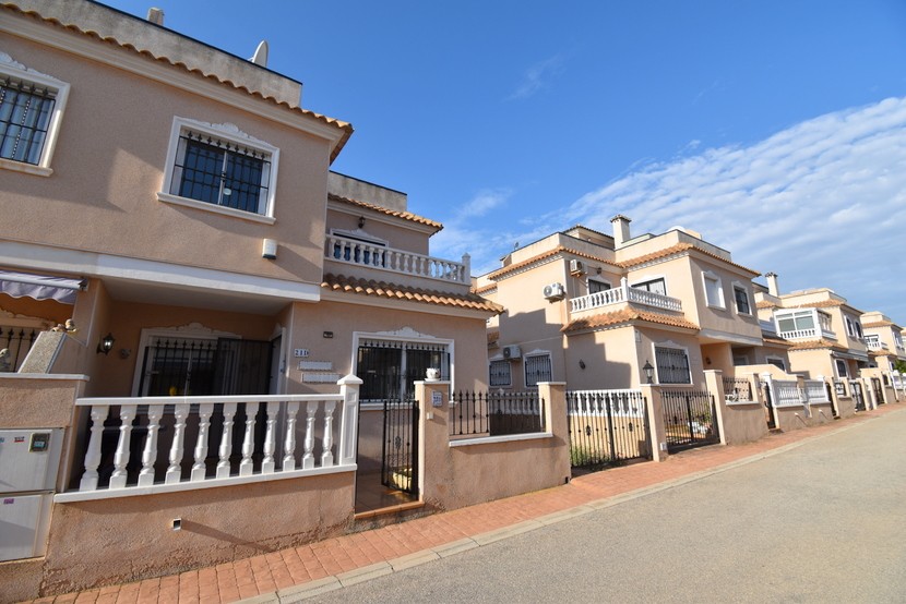 Adosado de 2 dormitorios en Cabo Roig