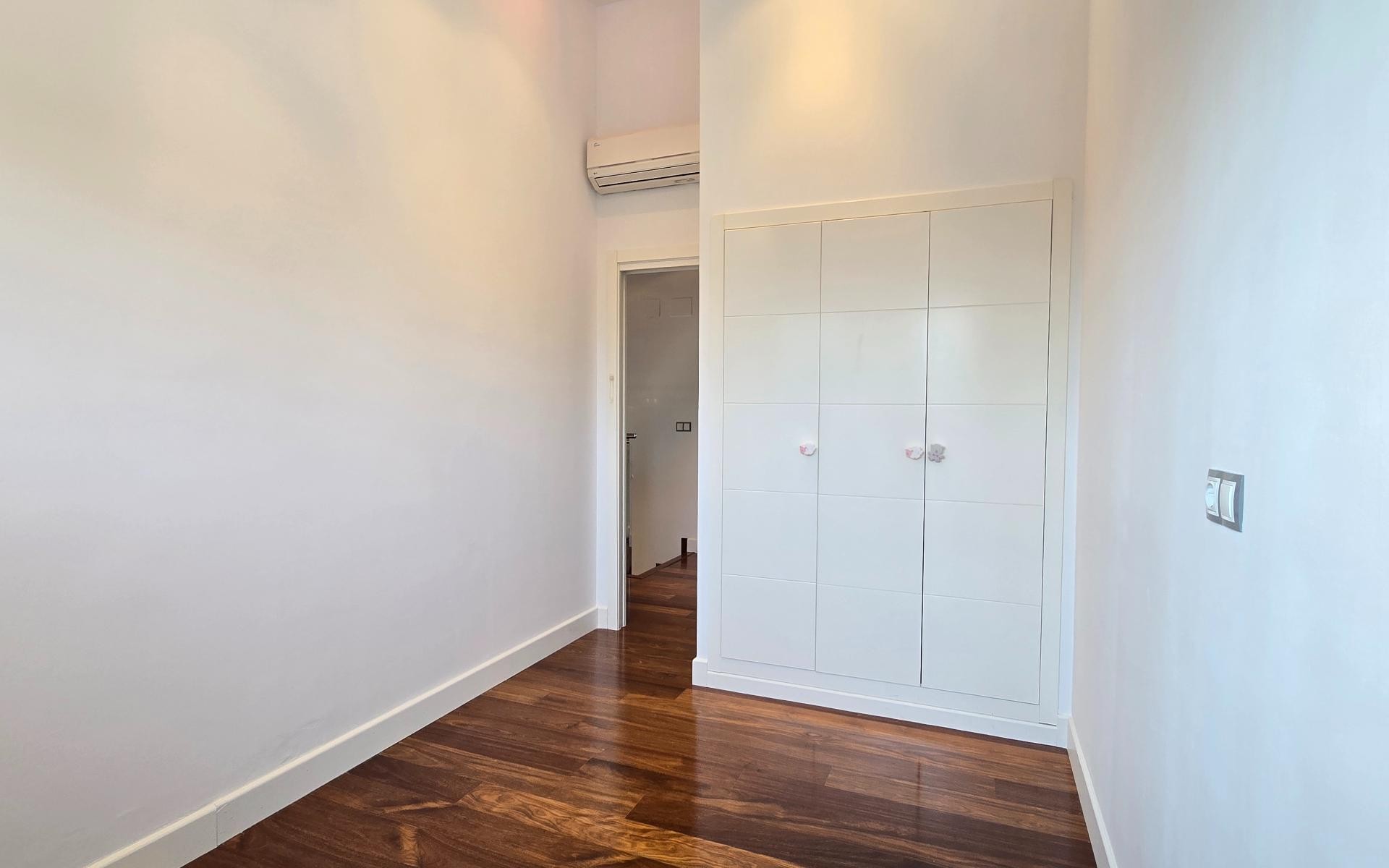 5 Bedroom Villa in La Cañada