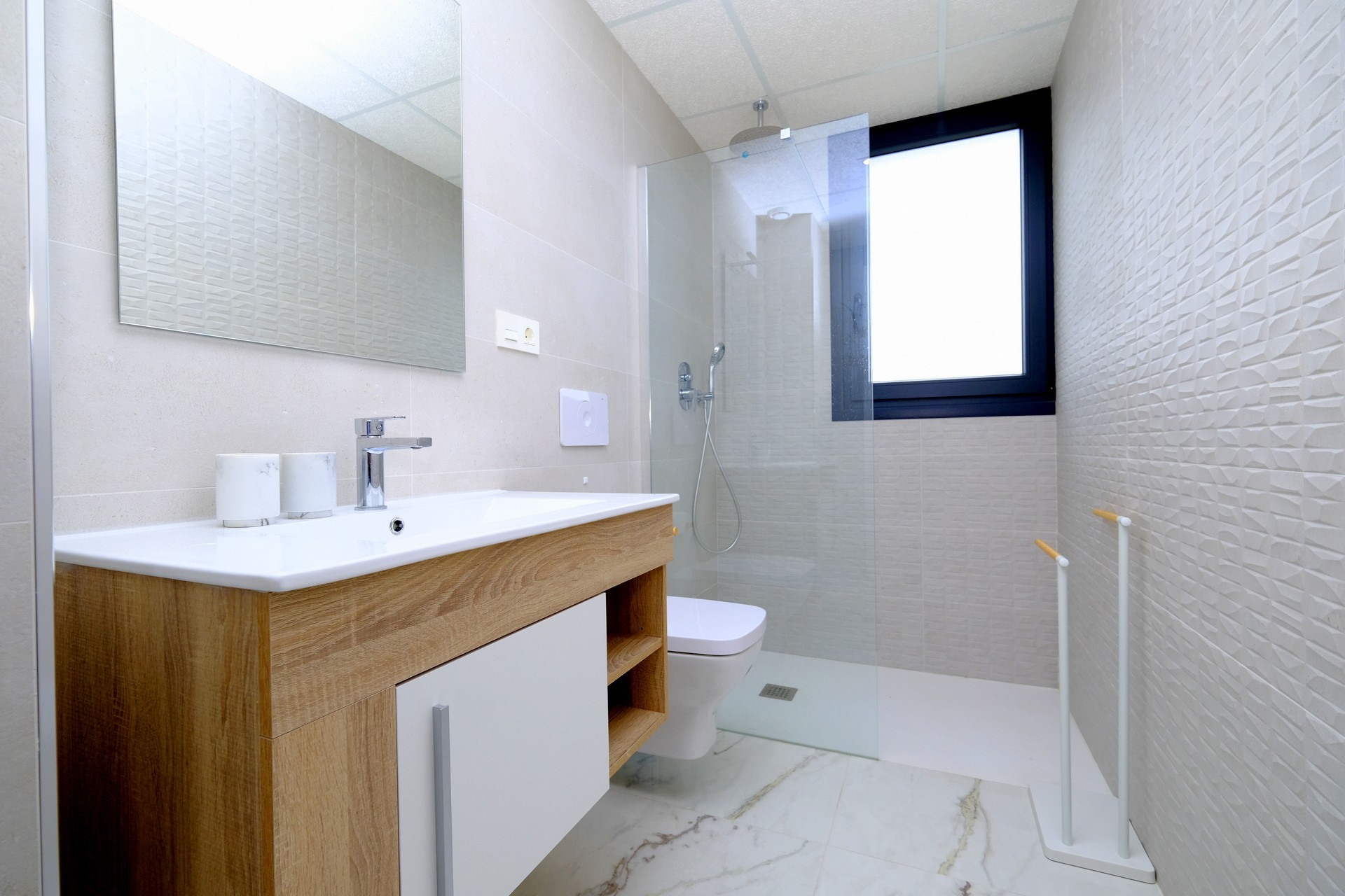 Apartament z 2 sypialniami w Villamartin