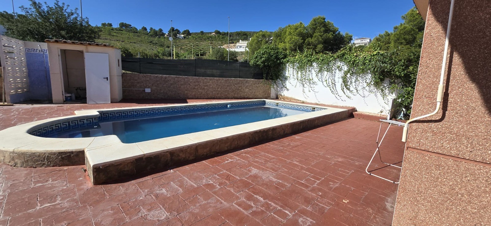 Villa mit 4 Schlafzimmern in Montroy