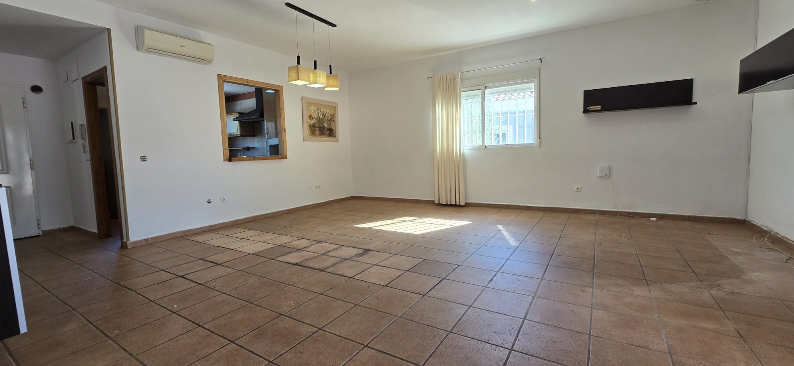 Villa mit 4 Schlafzimmern in Montroy