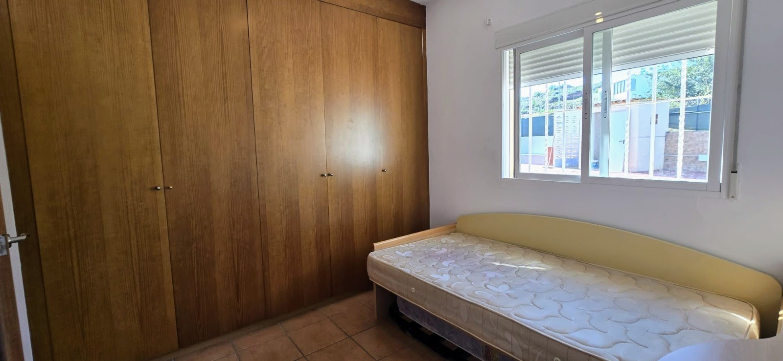 Villa mit 4 Schlafzimmern in Montroy