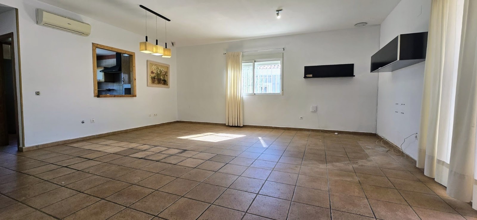 Villa mit 4 Schlafzimmern in Montroy