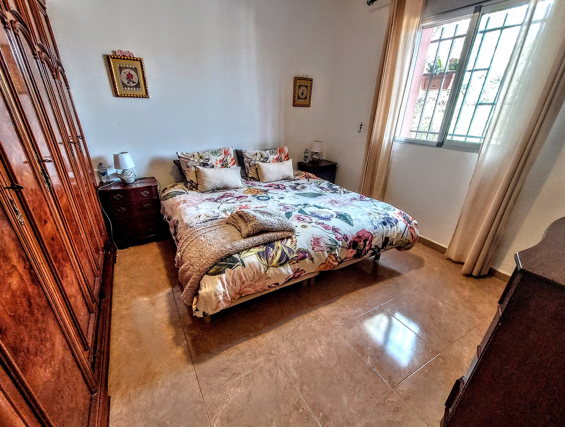 4 Bedroom Villa in Montroy