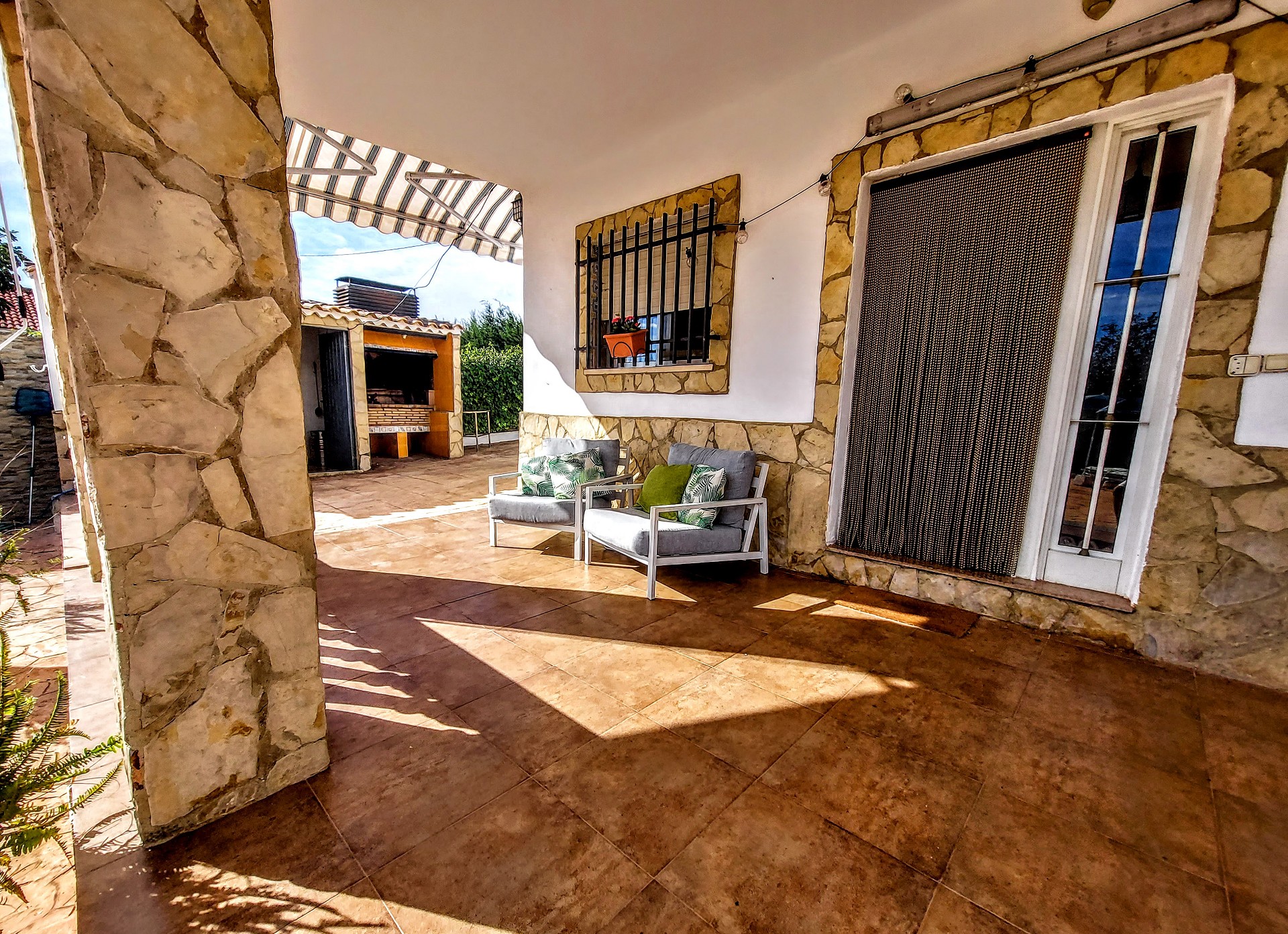 4 Bedroom Villa in Montroy