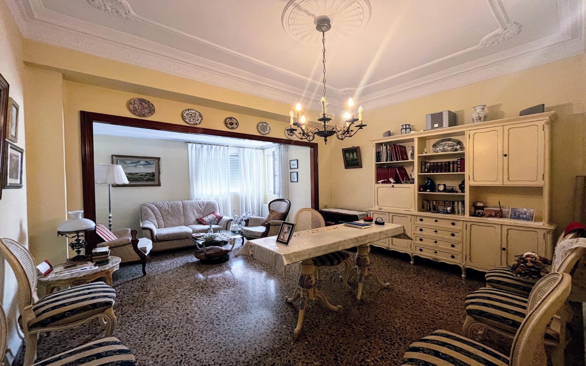 Appartement met 4 slaapkamers in Valencia