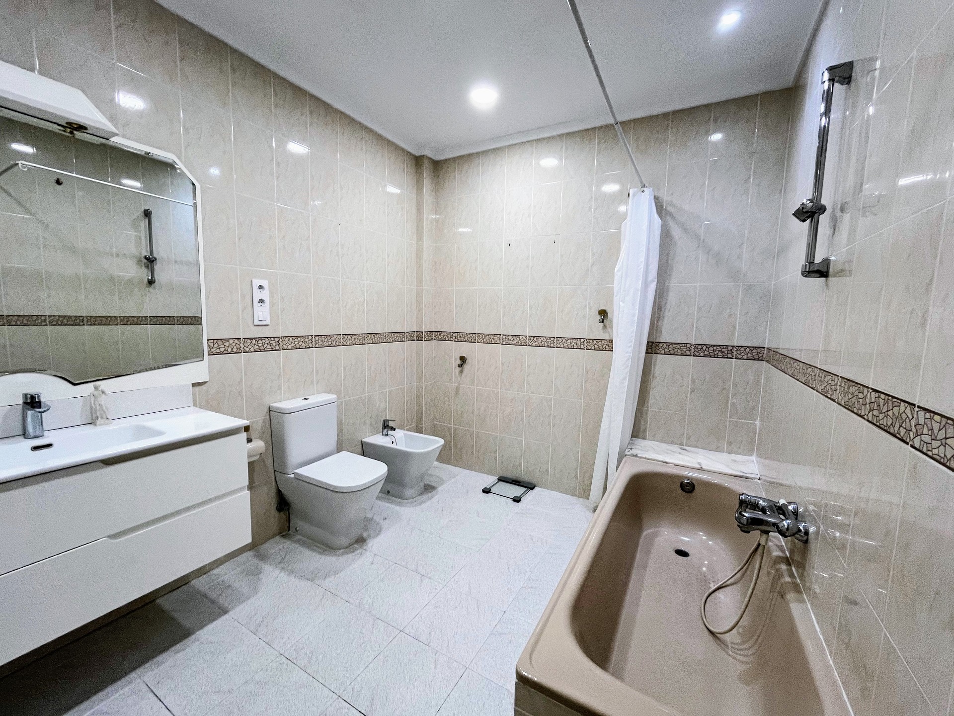 Kamienica z 5 sypialniami w Paternie