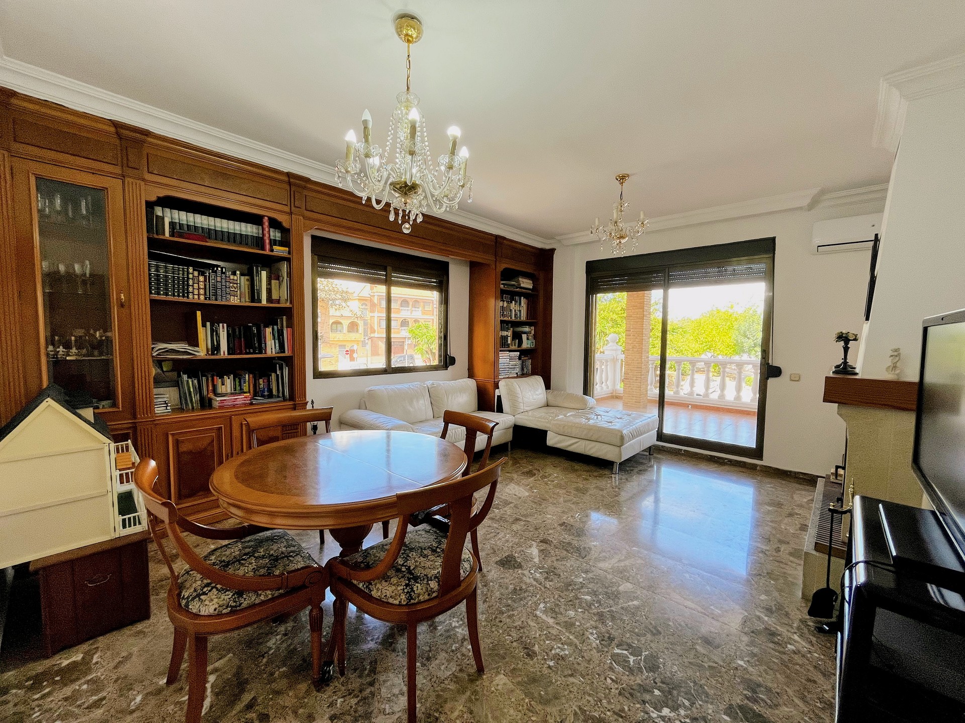 Kamienica z 5 sypialniami w Paternie