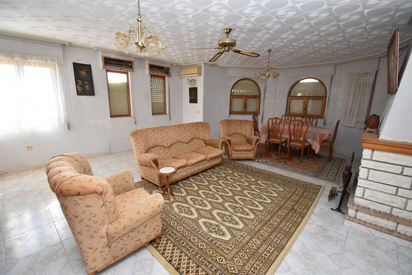 Villa mit 4 Schlafzimmern in El Chaparral