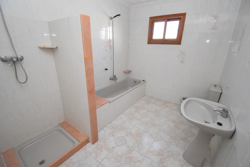 Villa mit 4 Schlafzimmern in El Chaparral