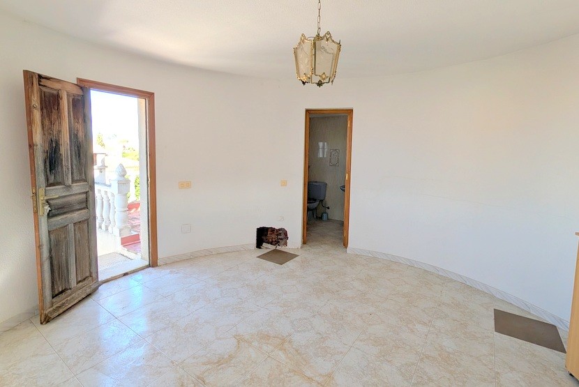 Villa mit 4 Schlafzimmern in El Chaparral