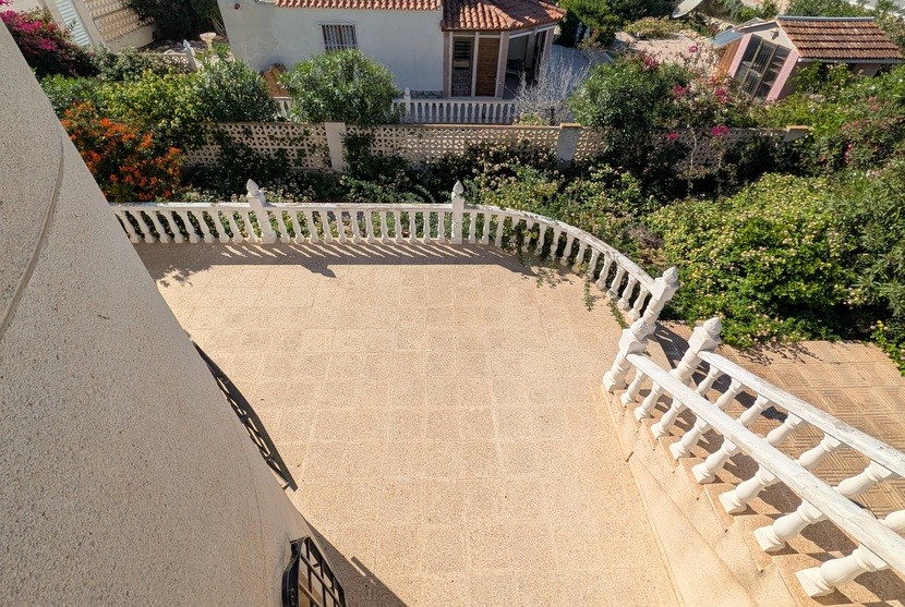 Villa mit 4 Schlafzimmern in El Chaparral