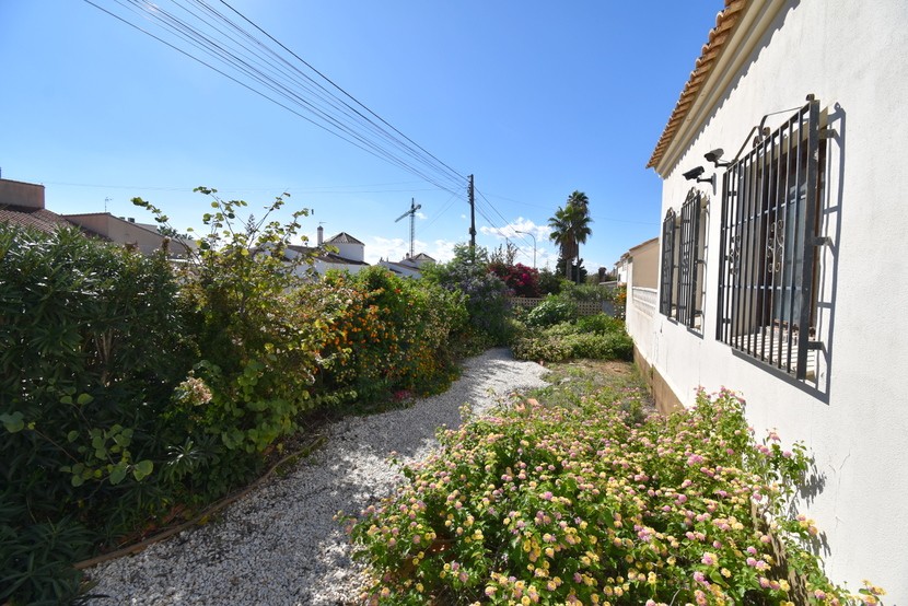 Villa mit 4 Schlafzimmern in El Chaparral