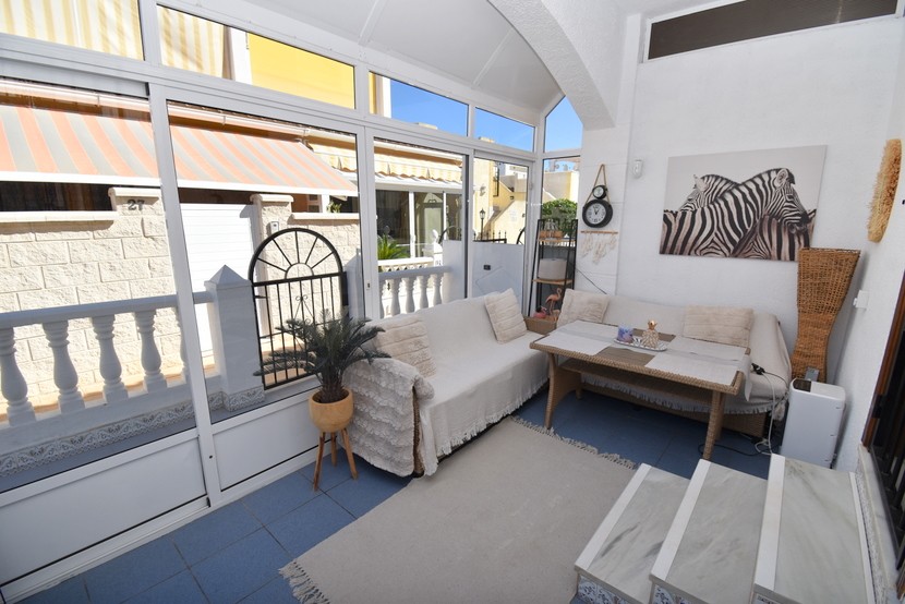 Kamienica z 2 sypialniami w Punta Prima