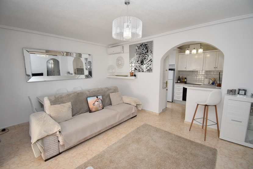 Kamienica z 2 sypialniami w Punta Prima