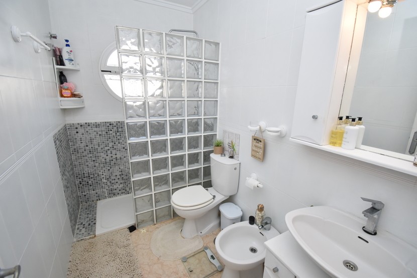 Kamienica z 2 sypialniami w Punta Prima