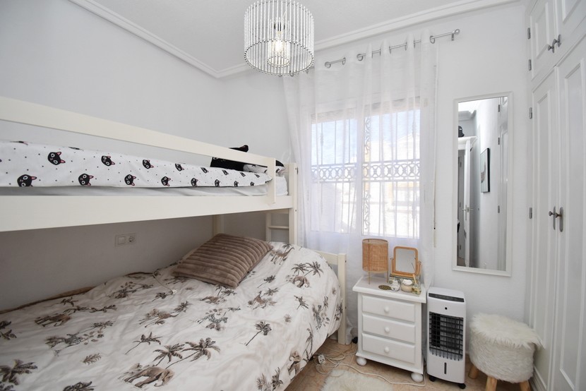 Kamienica z 2 sypialniami w Punta Prima