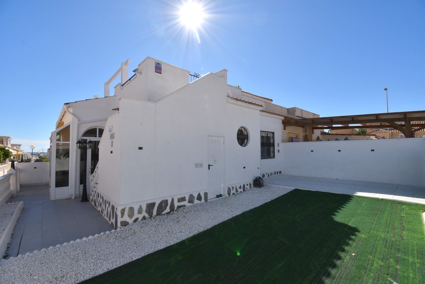 Kamienica z 2 sypialniami w Punta Prima