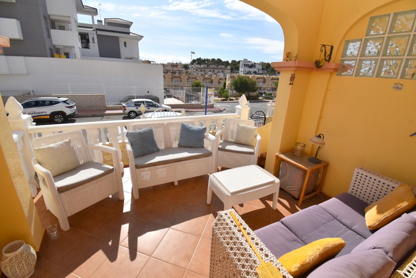 Stadthaus mit 2 Schlafzimmern in Villamartin