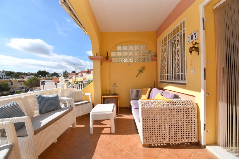 Stadthaus mit 2 Schlafzimmern in Villamartin