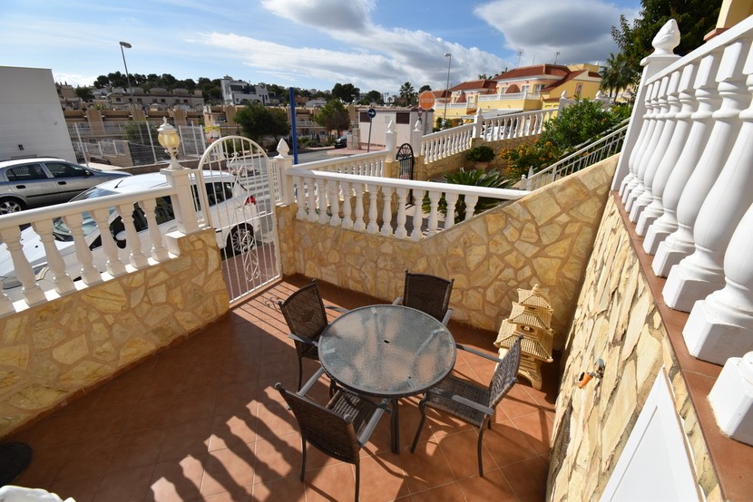 Stadthaus mit 2 Schlafzimmern in Villamartin