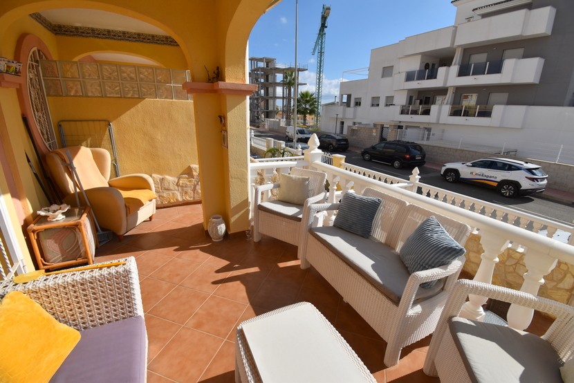 Stadthaus mit 2 Schlafzimmern in Villamartin