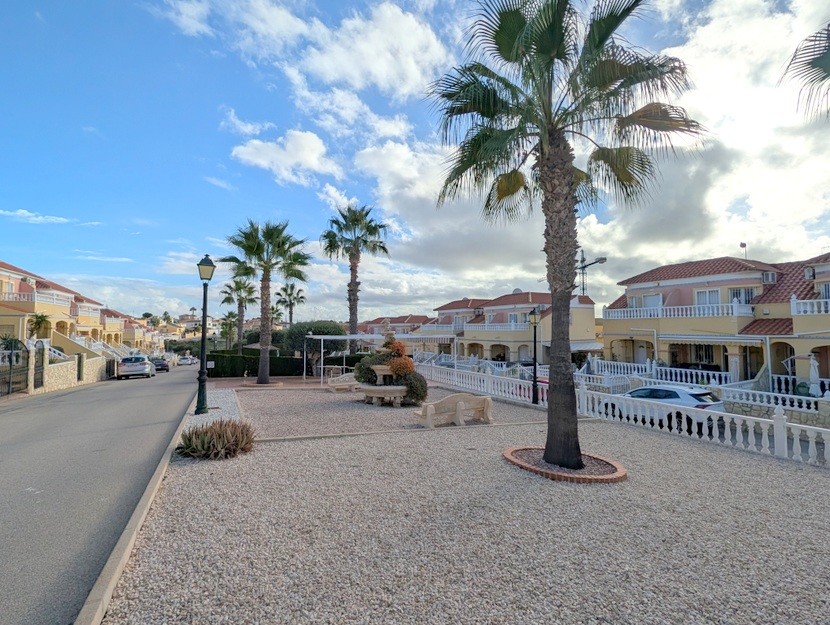 Stadthaus mit 2 Schlafzimmern in Villamartin