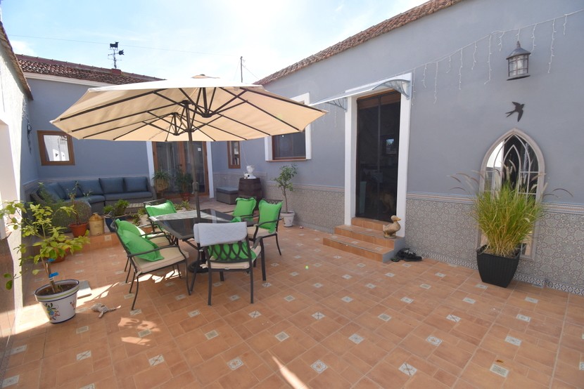 Villa de 5 dormitorios en Jacarilla